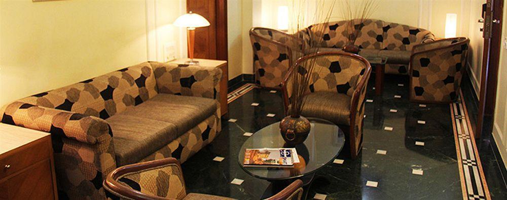 Hiltop Hotel Mumbai Bagian luar foto