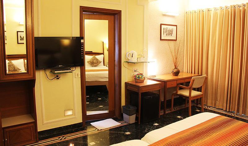 Hiltop Hotel Mumbai Bagian luar foto